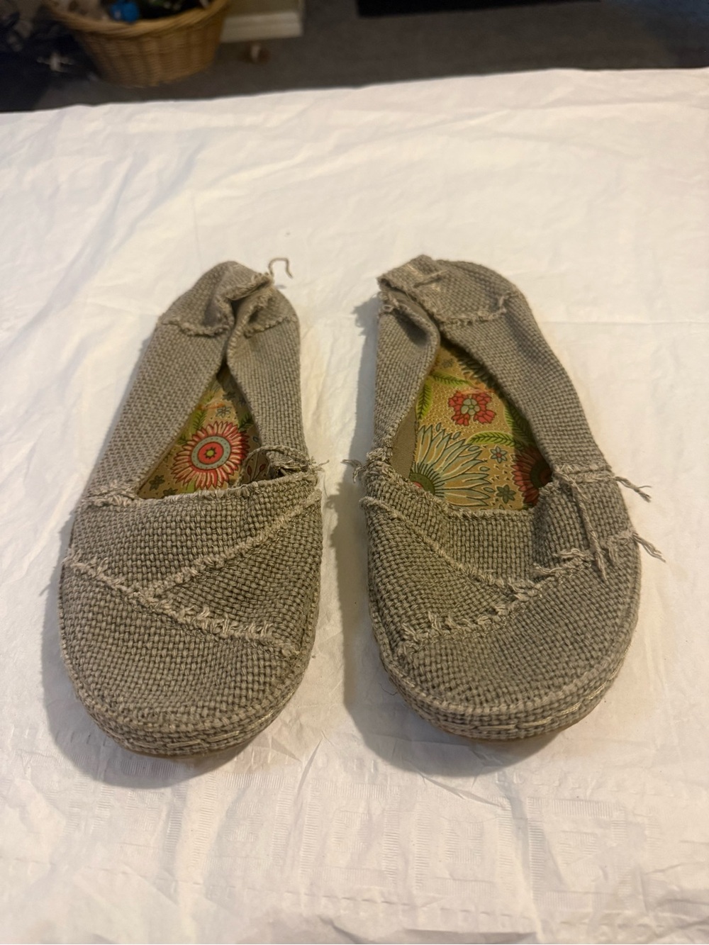 Rocket Dog Women's Beige Woven Slip-On Flats